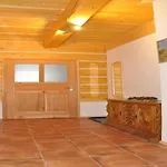 Spacious Group Retreat Nyaraló