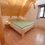 Spacious Group Retreat Dlouhý