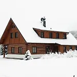 Сasa de vacaciones Spacious Group Retreat *