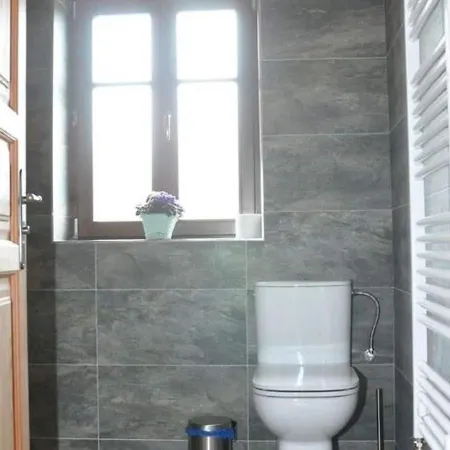 Semesterbostad Spacious In Dlouh With Sauna