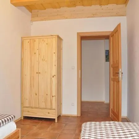 Spacious Group Retreat Dlouhy