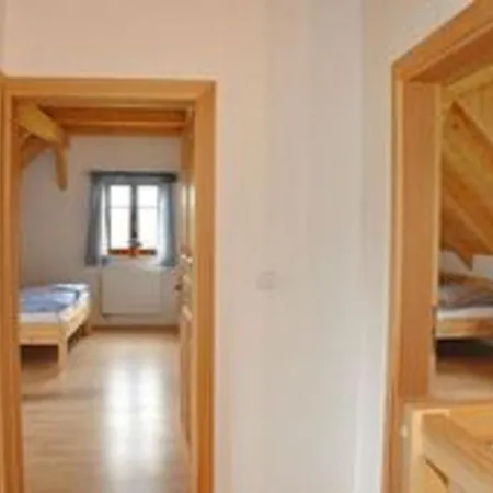 Spacious Group Retreat Vakantiehuis