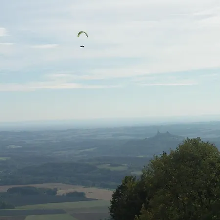 Spacious Group Retreat Vakantiehuis *