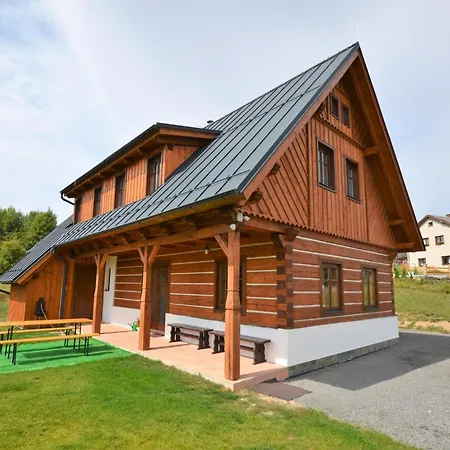 Semesterbostad Spacious Group Retreat Dlouhy