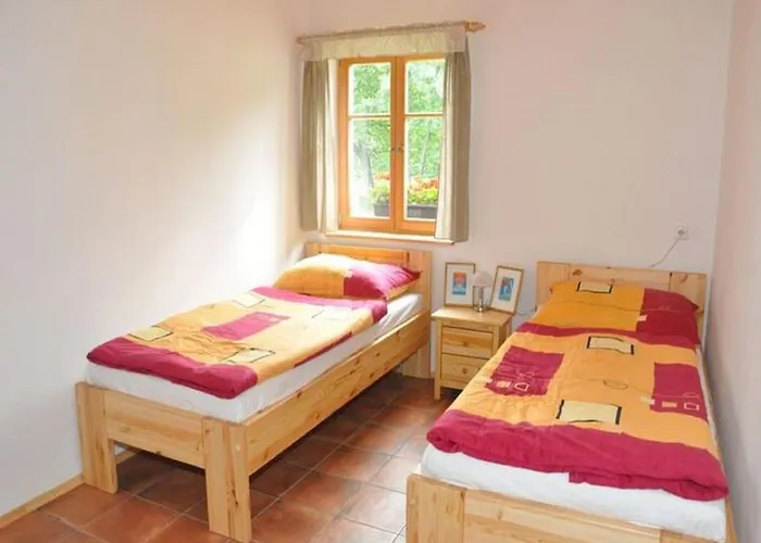 Spacious Group Retreat Dlouhy
