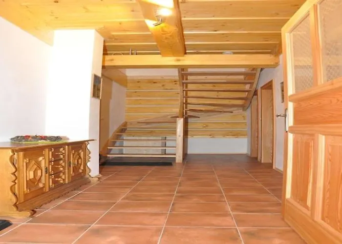 Spacious Group Retreat Semesterbostad Dlouhy