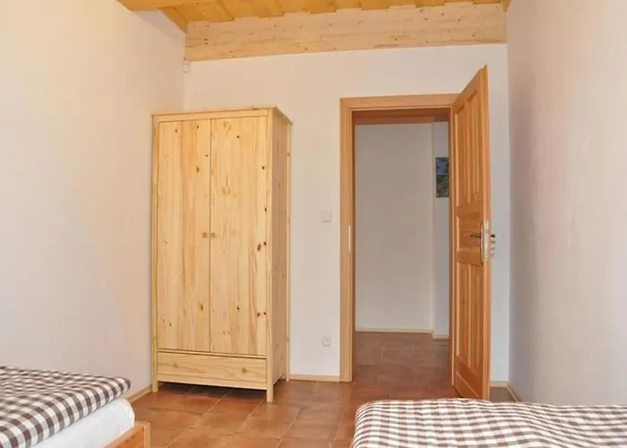 Spacious Group Retreat Dlouhy
